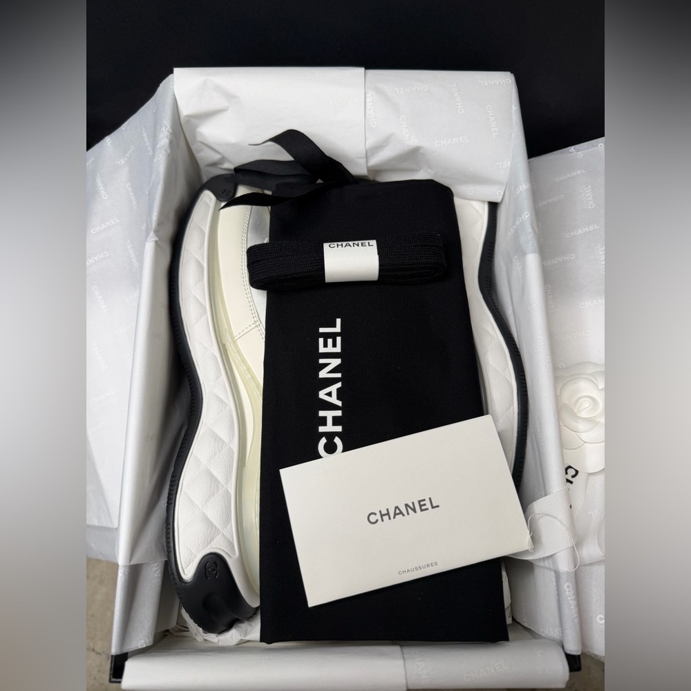 Chanel CC Logo Sneakers – White & Black – Full Boutique Set – Brand New - Picture 9 of 13